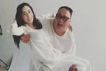 Trương Bá Chi chung sống với người tình bí mật sau sinh con