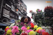 Ảnh: Những người phụ nữ không biết đến hoa ngày 8/3