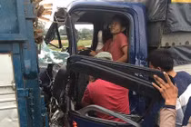 Bị tai nạn trên cao tốc, được đưa đi cấp cứu lại bị xe khác đâm