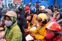 Ảnh: Dân ùn ùn đổ về Hà Nội sau nghỉ Tết dương lịch