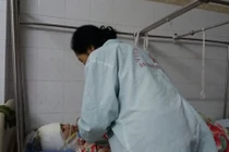 Bất ngờ câu nói đầu tiên của cô gái bị chồng cũ tạt axit