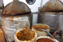 Hà Nội: Hãi hùng phát hiện xưởng sản xuất sa tế giả ngày cận Tết