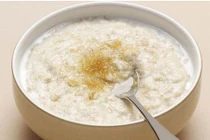 Đang điều tra vụ 3 người ngộ độc nghi bị đầu độc cháo