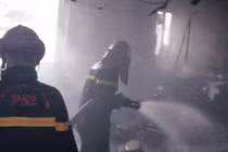 Cận cảnh hiện trường vụ cháy khách sạn Moonview, Hà Nội