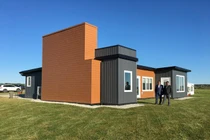 "Đột nhập" ngôi nhà tuyệt đẹp làm từ 600 nghìn chai nhựa tái chế