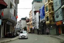 Chùm ảnh: Xuất hiện thêm dãy nhà siêu mỏng, siêu méo ở Hà Nội