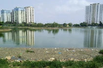 Ảnh: Kinh hoàng cảnh bát hương và rác bẩn ngập hồ Đền Lừ - Hà Nội