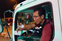 BOT Cai Lậy: Tiếp tục phải xả trạm vì ùn tắc, tài xế bị người lạ đe dọa