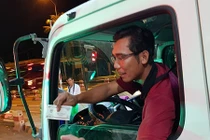 BOT Cai Lậy: Tiếp tục phải xả trạm vì ùn tắc, tài xế bị người lạ đe dọa