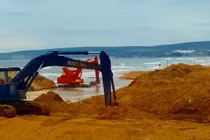 Bình Thuận: Băm nát bờ biển để khai thác cát trái phép