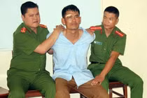 Cận mặt kẻ chém chết mẹ ném xác xuống giếng