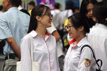 Ảnh: Thí sinh tự tin cười rạng rỡ đến thi THPT quốc gia 2018