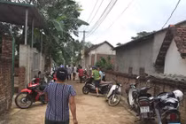 Phú Thọ: Bàng hoàng con trai cầm dao đâm bố đẻ rồi tự sát