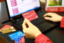 Khách hàng bị trộm tiền ở cây ATM: Năng lực quản lý của ngân hàng có yếu kém?