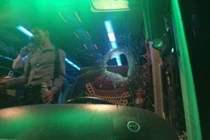 Xe khách bị ném đá trên cao tốc Hà Nội - Hải Phòng, tài xế trọng thương