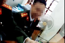 Bộ Công an yêu cầu xác minh vụ ngã giá tại phòng xuất nhập cảnh