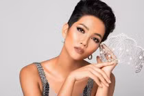 Nóng: H'Hen Niê thừa nhận đang yêu "bạn trai hơn 3 tuổi"