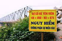 Cận cảnh những vết nứt ở cầu Đuống, dân nơm nớp lo sợ