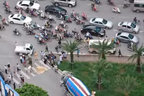 Cô gái bị xe bồn cán chết trên đường Phạm Hùng, Hà Nội