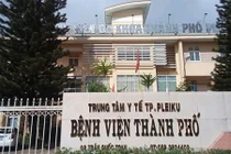 Bác sĩ lại bị hành hung khi đang thăm khám