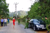 Tình tiết gây “sốc” vụ án gia đình chết lạ thường trong xe Mercedes