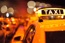 Mâu thuẫn vì taxi không chở khách, một người bị đâm chết
