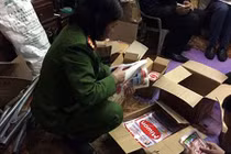 Đôi vợ chồng mua mì chính Trung Quốc đóng gói giả các thương hiệu lớn