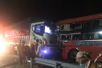 Nhiều người thương vong trong vụ xe khách đâm xe tải ở Nam Hải Vân