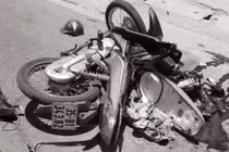 Ngủ gật, nam thanh niên đi xe máy chết thảm sau cú tông xe tải