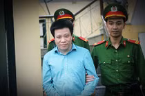 Ảnh: Hà Văn Thắm mỉm cười, Nguyễn Xuân Sơn hốc hác sau bản án