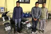 Tóm gọn nhóm thanh niên ném “bom bẩn” vào nhà dân