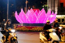 Chùm ảnh: Hà Nội lung linh sắc màu ngày cận Tết