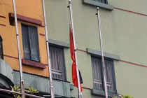 Hà Nội: Nhiều nơi treo cờ rủ thực hiện nghi thức Quốc tang