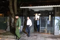 Cận cảnh khám nhà hai nguyên lãnh đạo BIDV chi nhánh Hà Tĩnh