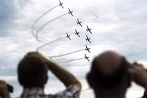 Máy bay chiến đấu Tusinia rơi xuống biển khi huấn luyện