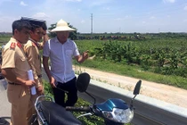 Gia đình hai thiếu nữ tử vong mang quan tài ra đường bị kích động?