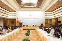 Xe biển xanh đón người nhà Bộ trưởng: “Sẽ xử lý theo đúng quy định hiện hành“