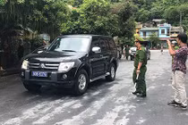 Cận cảnh khám xét nhà ông Vũ Trọng Lương vụ sửa điểm thi Hà Giang