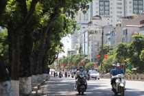 Chùm ảnh: Thiên đường và địa ngục ở Hà Nội nắng nóng 40 độ