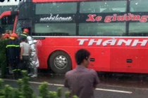 Hai xe khách tông nhau kinh hoàng trên cao tốc Pháp Vân-Cầu Giẽ