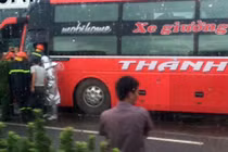 Hai xe khách tông nhau kinh hoàng trên cao tốc Pháp Vân-Cầu Giẽ