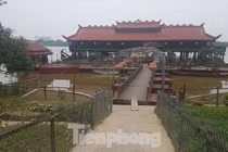 Hàng chục 'biệt phủ', nhà hàng trái phép 'uy hiếp' sông Hồng