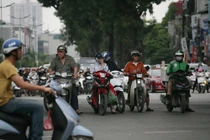 Hình ảnh xấu xí của người dân vi phạm giao thông ở Hà Nội dịp nghỉ Giỗ Tổ