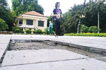 Nhếch nhác vườn hoa Lý Tự Trọng - công trình 1.000 năm Thăng Long