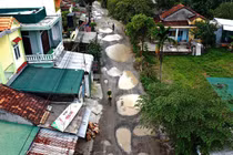 Thi công cao tốc 34.500 tỷ biến đường dân sinh thành 'ao làng'