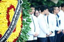 Ảnh: Xúc động, nghẹn ngào lễ tang thầy Văn Như Cương