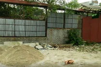 Loạt công trình xây trái phép, lấn chiếm hành lang đê sông Hồng như thế nào?