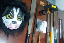 Đi thăm bạn trai, hai cô gái bị bắt bán vào quán karaoke