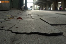 Đá vỉa hè mới đạt tu đã “nát bơm”: BQL dự án nói gì?