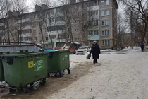 Nhẫn tâm vứt bỏ con nhỏ mới sinh, bà mẹ thản nhiên ăn nhậu 